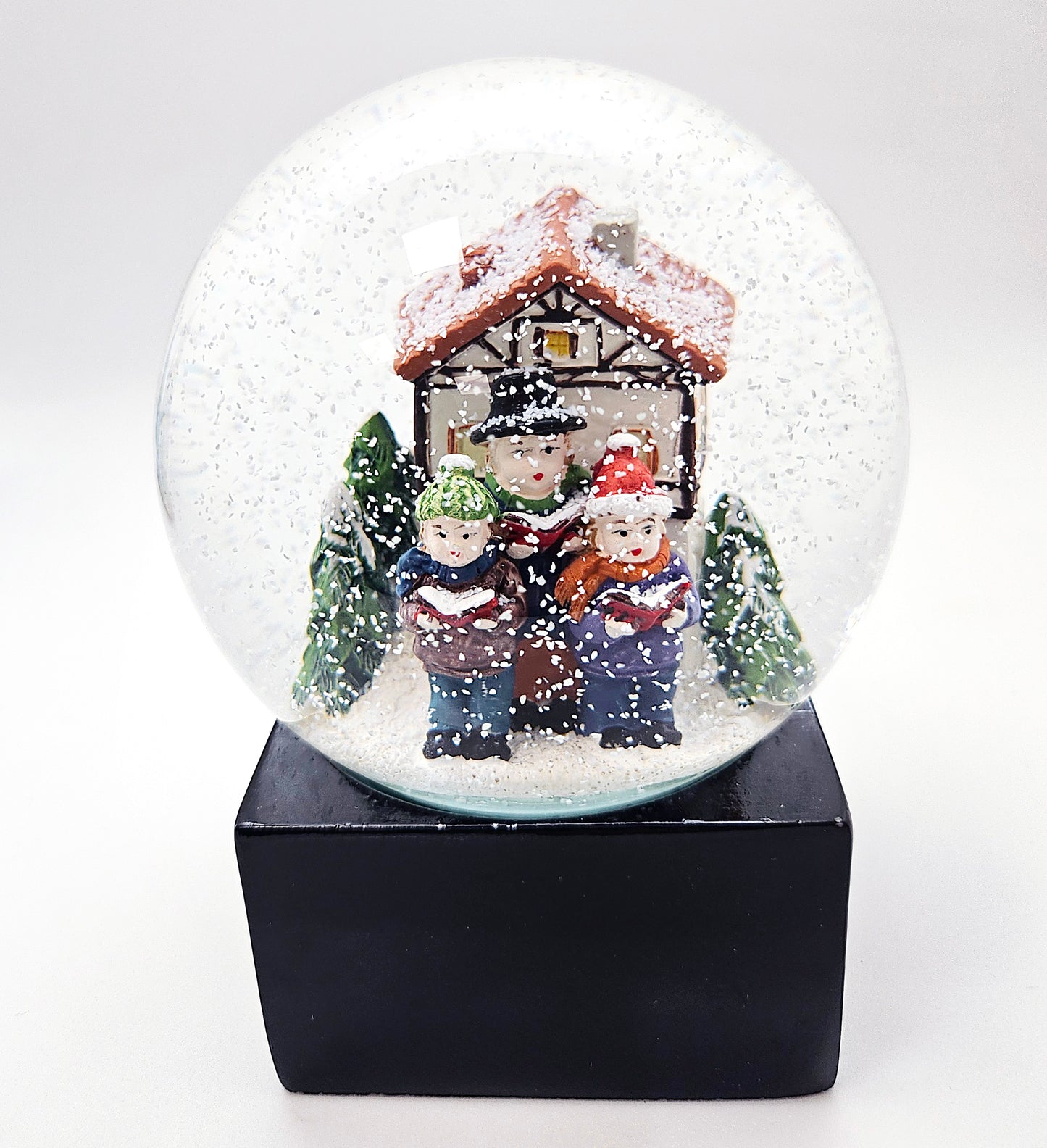 Schneekugel Weihnachtssinger auf Sockel schwarz eckig "PURE-Line" 10 cm Durchmesser