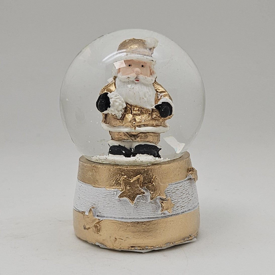 Moderne Mini - Schneekugel Weihnachtsmann gold weiß auf Sockel gold weiß Sterne B: 45mm - Schneekugelhaus