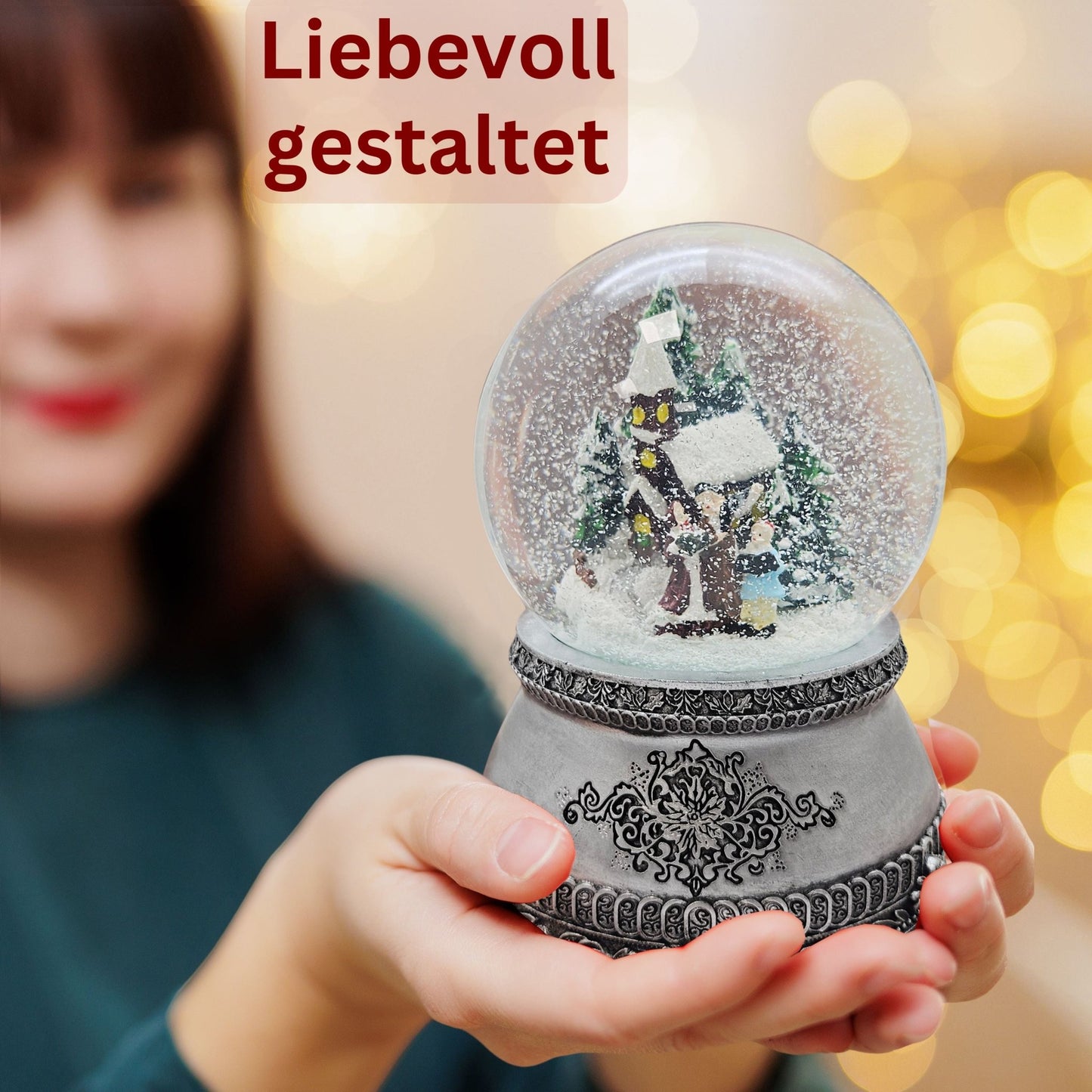 Nostalgische Schneekugel Weihnachtsspaziergang auf Zinnsockel 100 mm Durchmesser mit Spieluhr - Schneekugelhaus