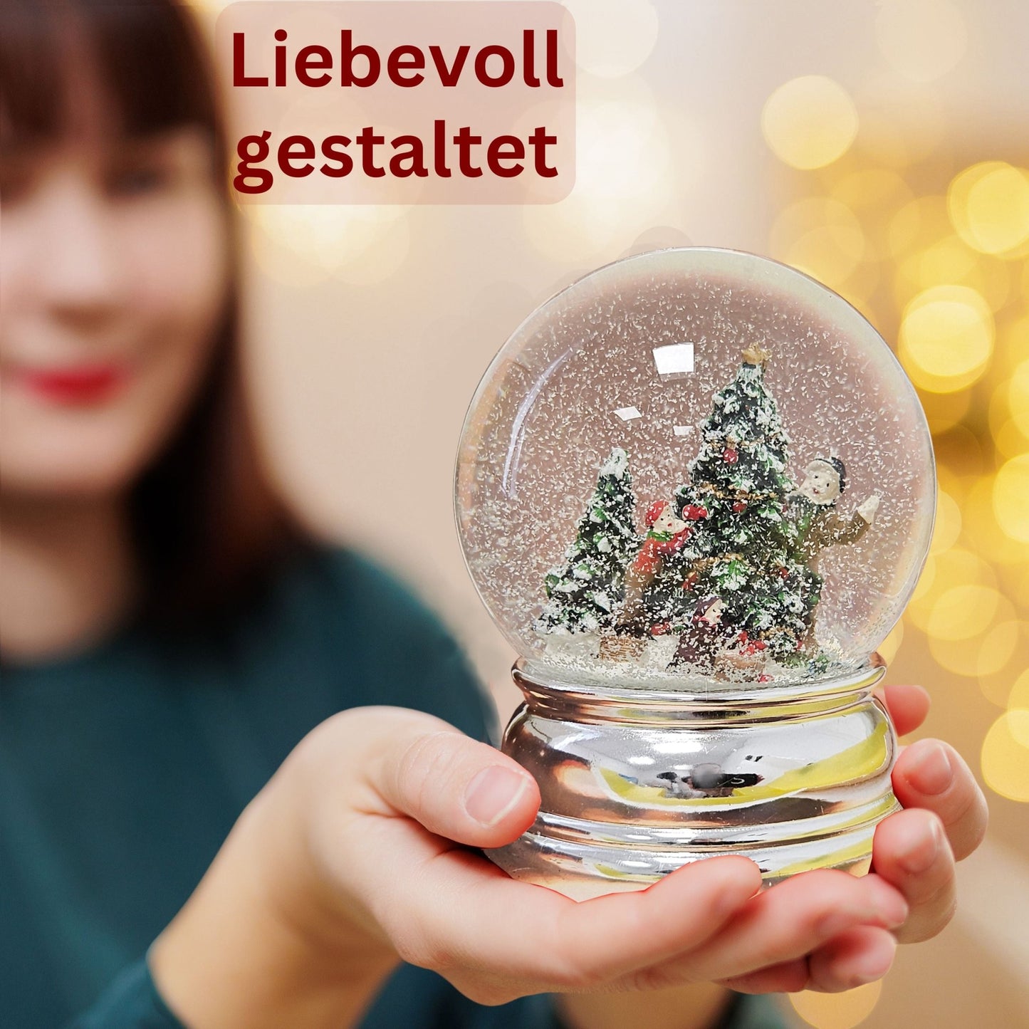 Schneekugel Christbaum schmücken auf Sockel silber rund geschwungen 10 cm Durchmesser - Schneekugelhaus