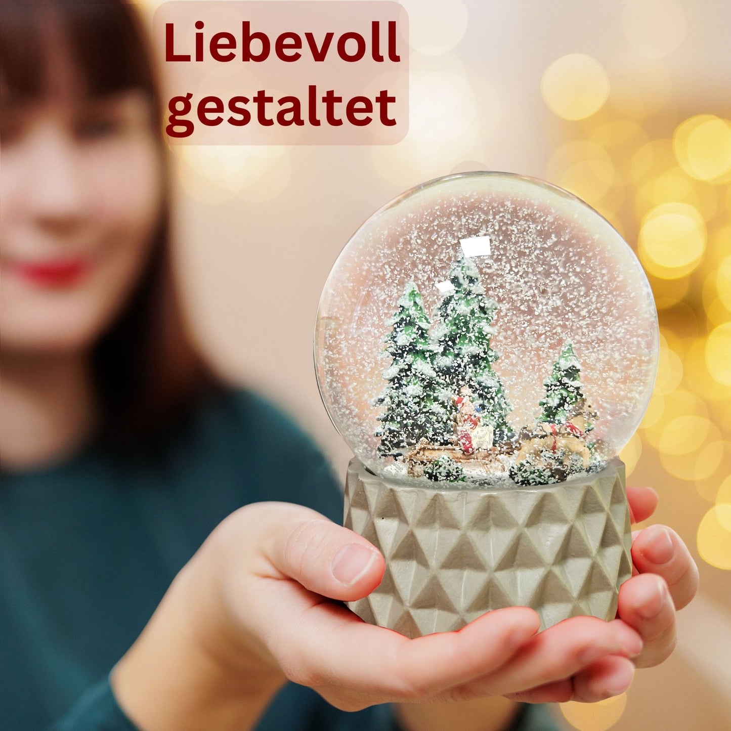 Schneekugel Schlittenfahrt auf Sockel sand farben kubisch "PURE - Line" 10 cm Durchmesser - Schneekugelhaus