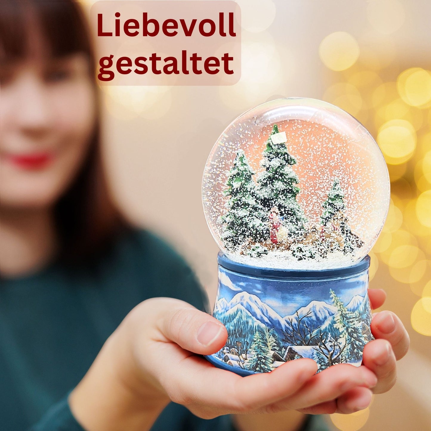 Schneekugel Schlittenfahrt auf Sockel Winterlandschaft mit Spieluhr 10 cm Durchmesser - Schneekugelhaus