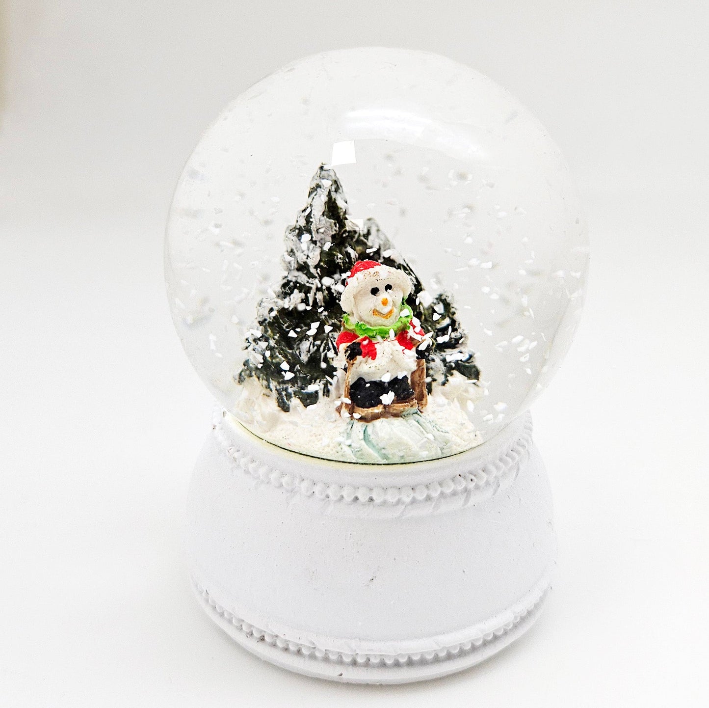Süße Mini - Schneekugeln Schneemann Weihnachtsmütze mit Sockel weiß Nostalgie B: 45mm - Schneekugelhaus