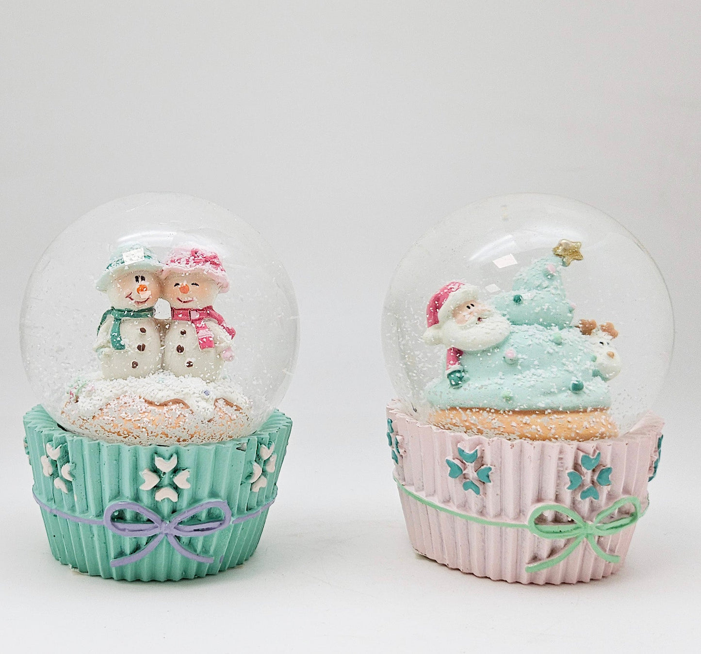 Süße Schneekugel Weihnachtsmuffin Schneemann - Paar pastell türkis Santa mit 65 mm Durchmesser - Schneekugelhaus