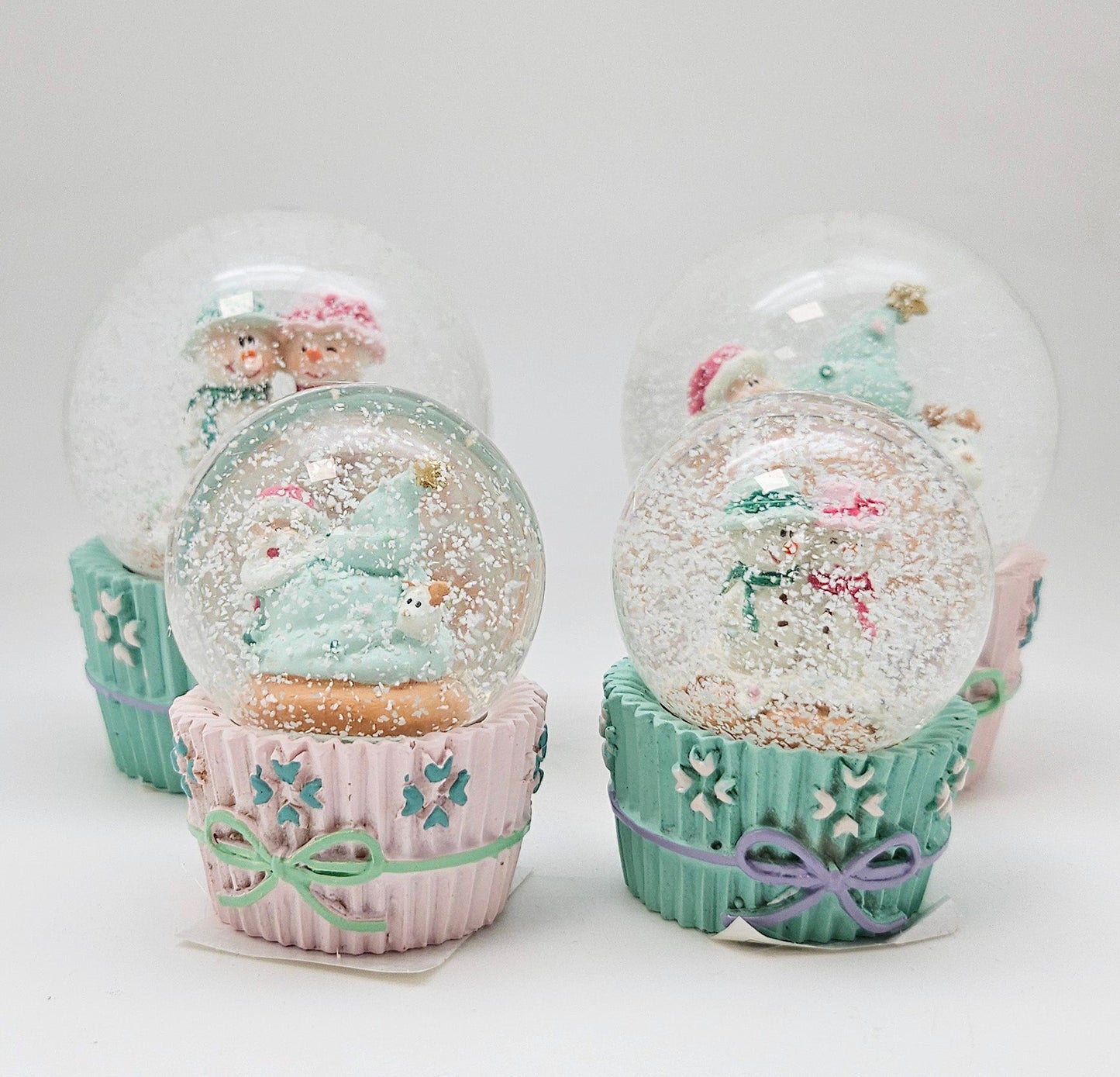 Süße Schneekugel Weihnachtsmuffin Schneemann - Paar pastell türkis Santa mit 65 mm Durchmesser - Schneekugelhaus