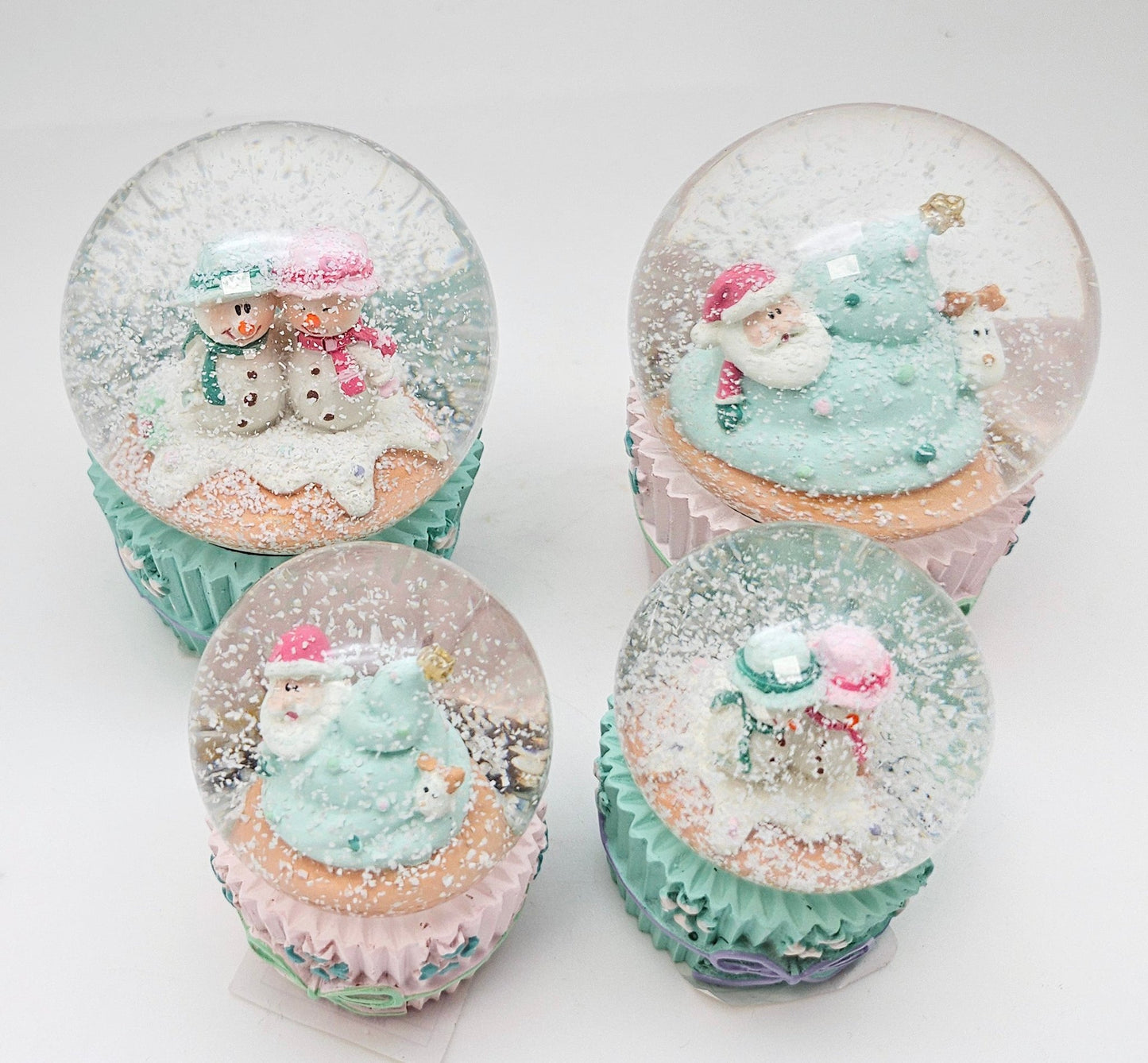 Süße Schneekugel Weihnachtsmuffin Schneemann - Paar pastell türkis Santa mit 65 mm Durchmesser - Schneekugelhaus