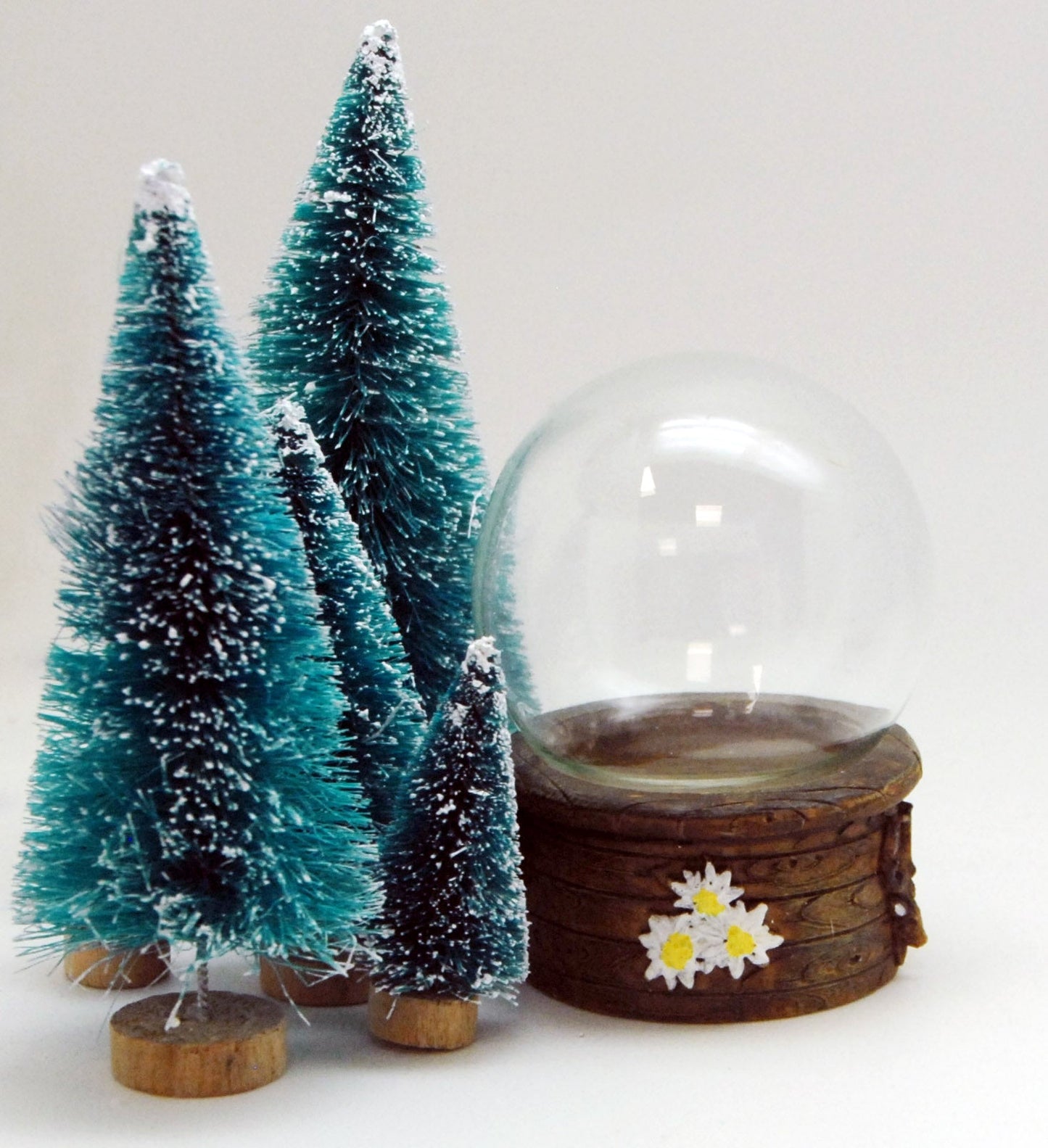 65mm-Do-it-Yourself Schneekugel mit Glas und Sockel Hüttengruß Bastelset - Schneekugelhaus