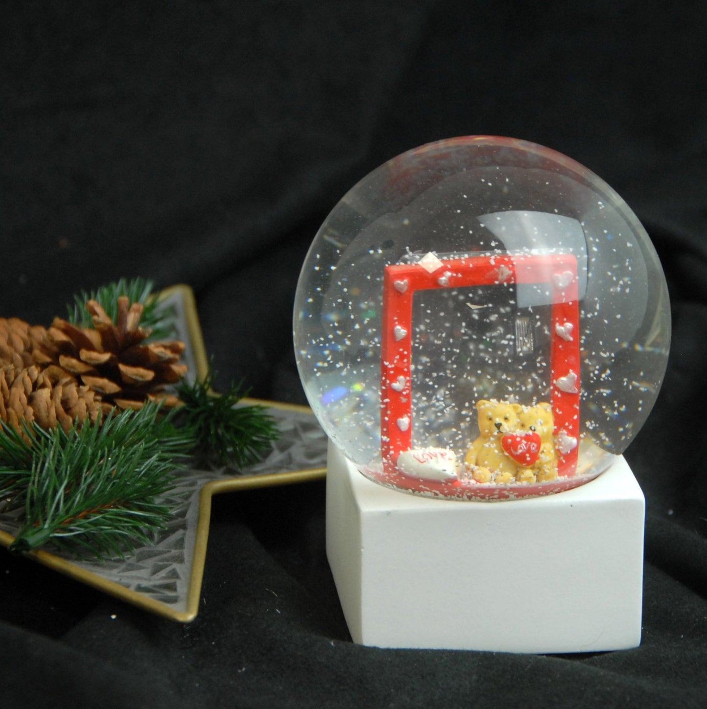 Bastelset mit 100mm Glas für DIY-Schneekugel mit Fotoeinsatz Bilderrahmen Liebe Love mit Polyresin-Sockel weiß eckig - Schneekugelhaus