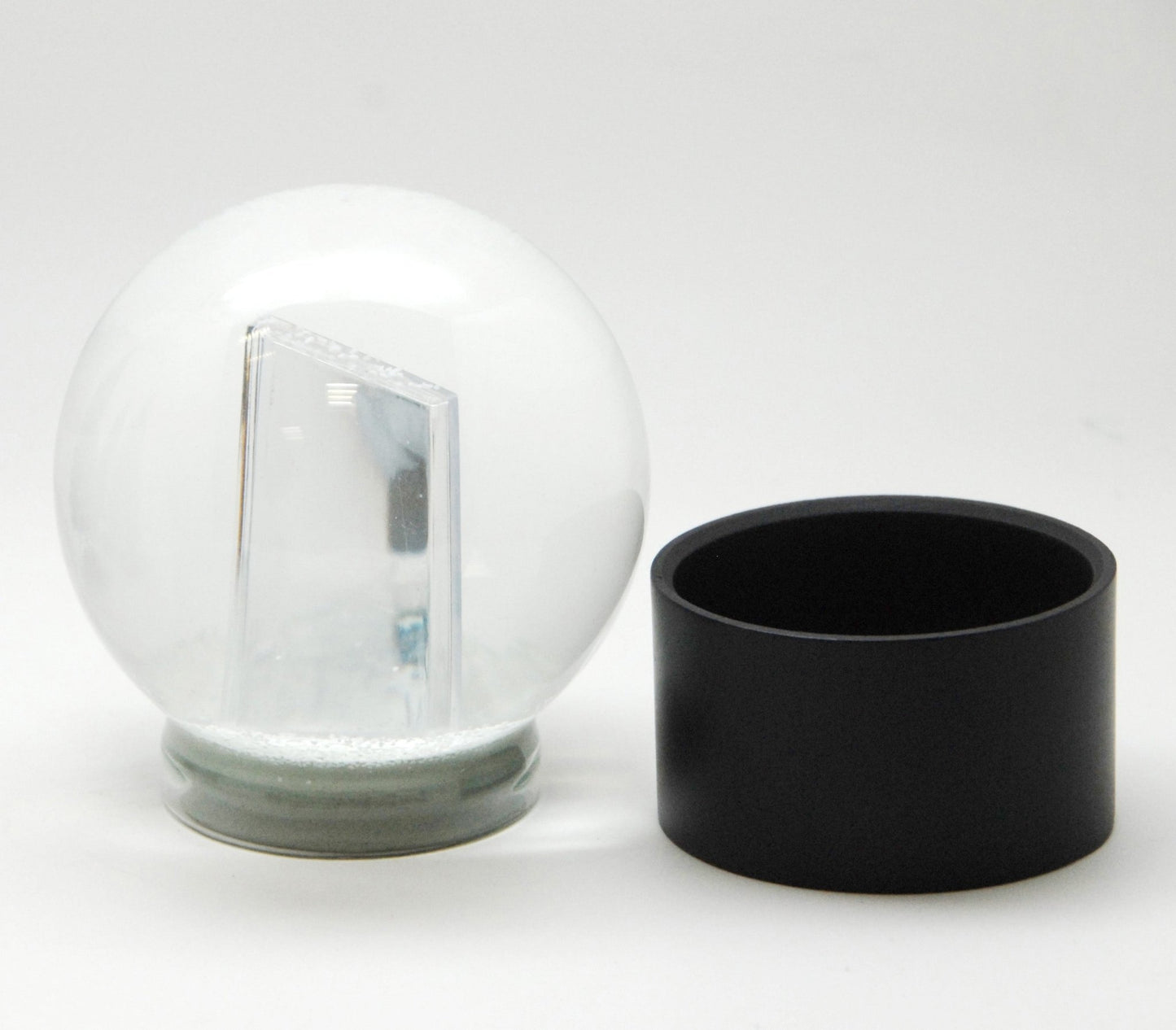 Bastelset mit 100mm Glas für DIY-Schneekugel mit Fotoeinsatz mit Polyresin-Sockel schwarz rund - Schneekugelhaus
