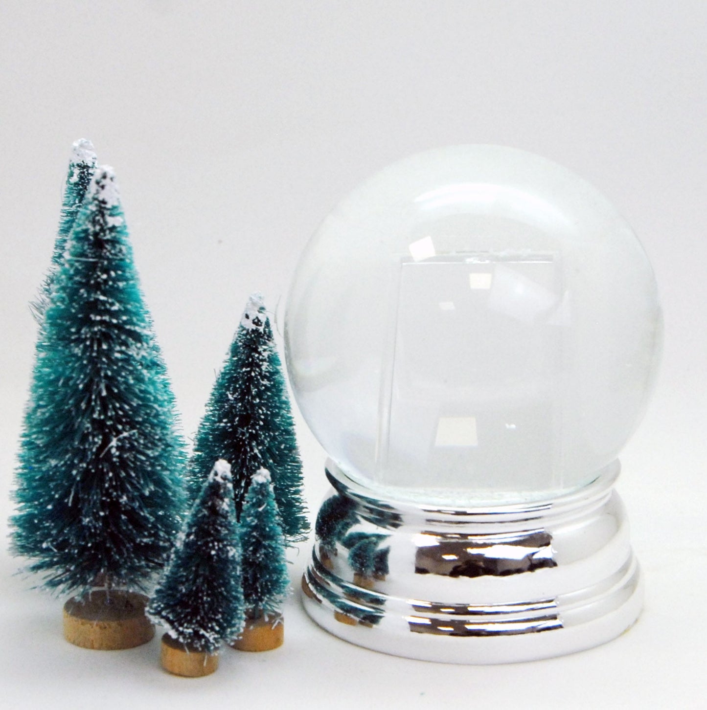 Bastelset mit 100mm Glas für DIY-Schneekugel mit Fotoeinsatz mit Polyresin-Sockel silber eckig - Schneekugelhaus