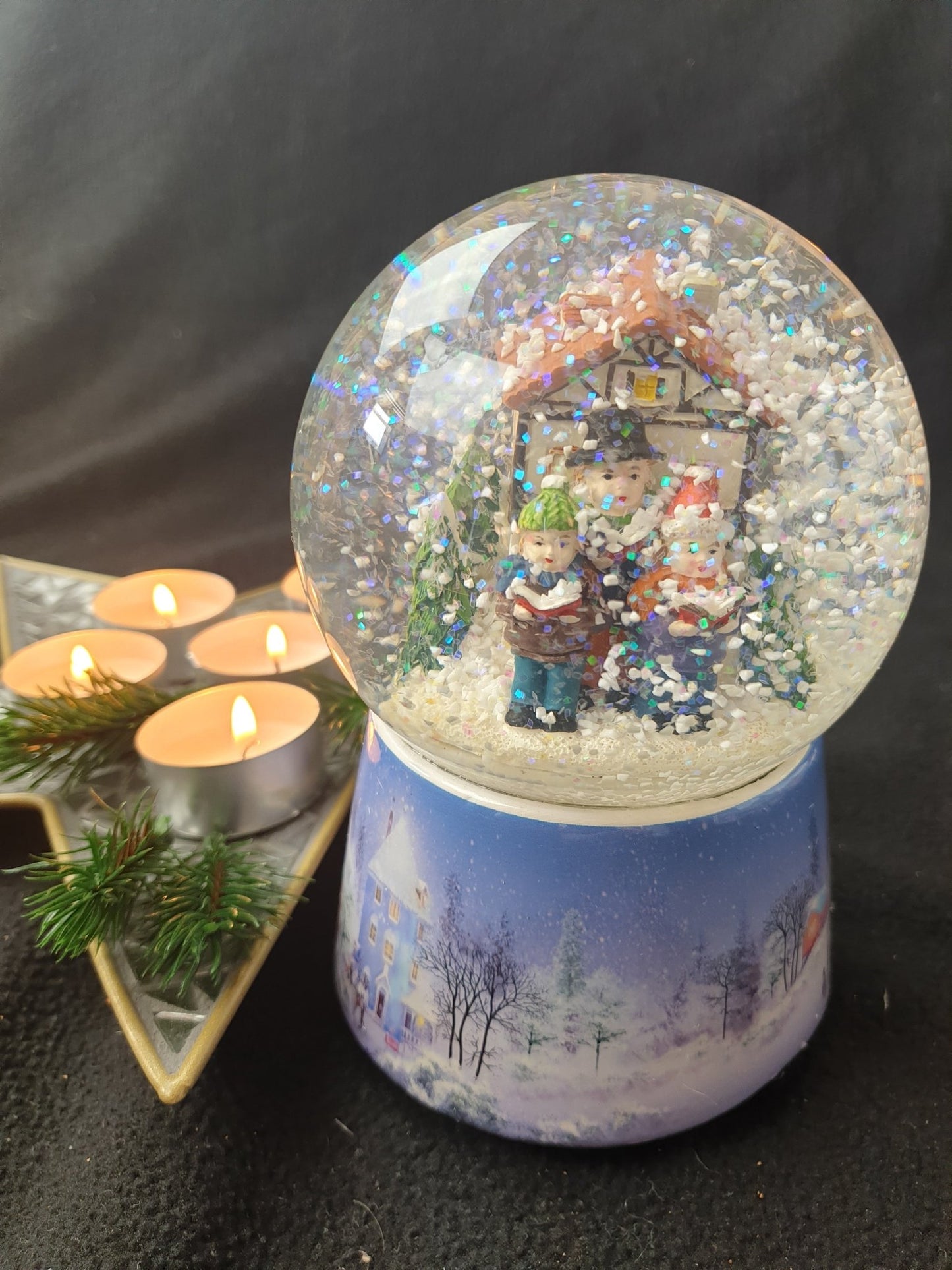 Nostalgie-Schneekugel Adventssinger in Winterlandschaft mit Musikspieluhr Stille Nacht - Heilige Nacht - Schneekugelhaus