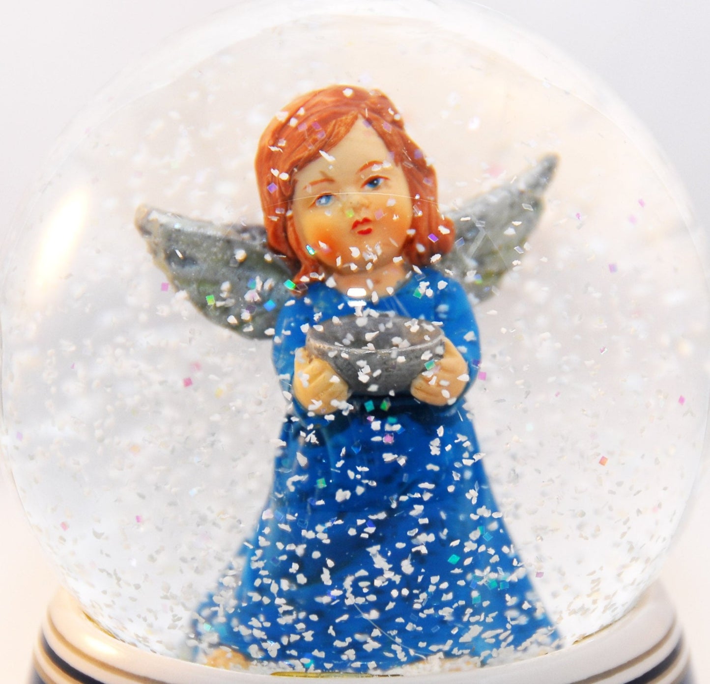 Schneekugel Engel blau mit Schale mit Spieluhr - Schneekugelhaus