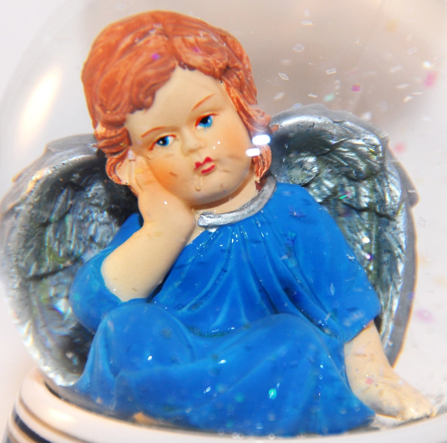 Schneekugel Engel blau mit Spieluhr Ode an die Freude - Schneekugelhaus