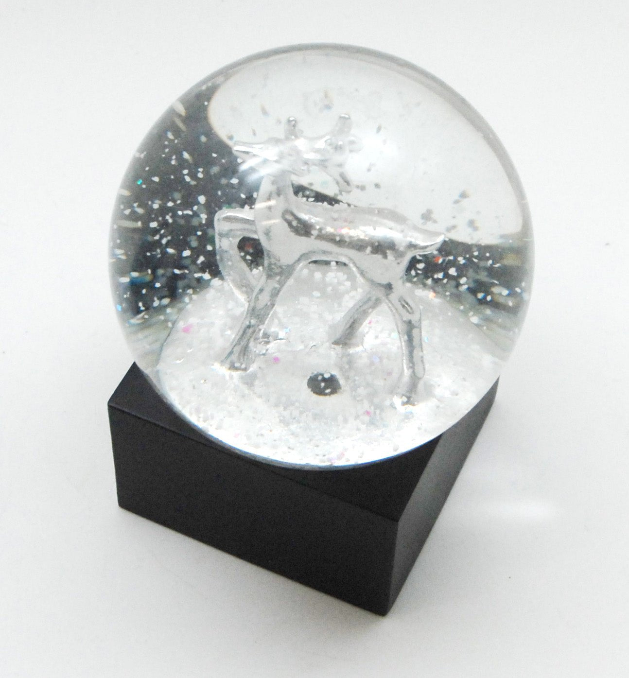 Schneekugel Reh silber auf Sockel schwarz eckig "PURE-Line" 10 cm Durchmesser - Schneekugelhaus