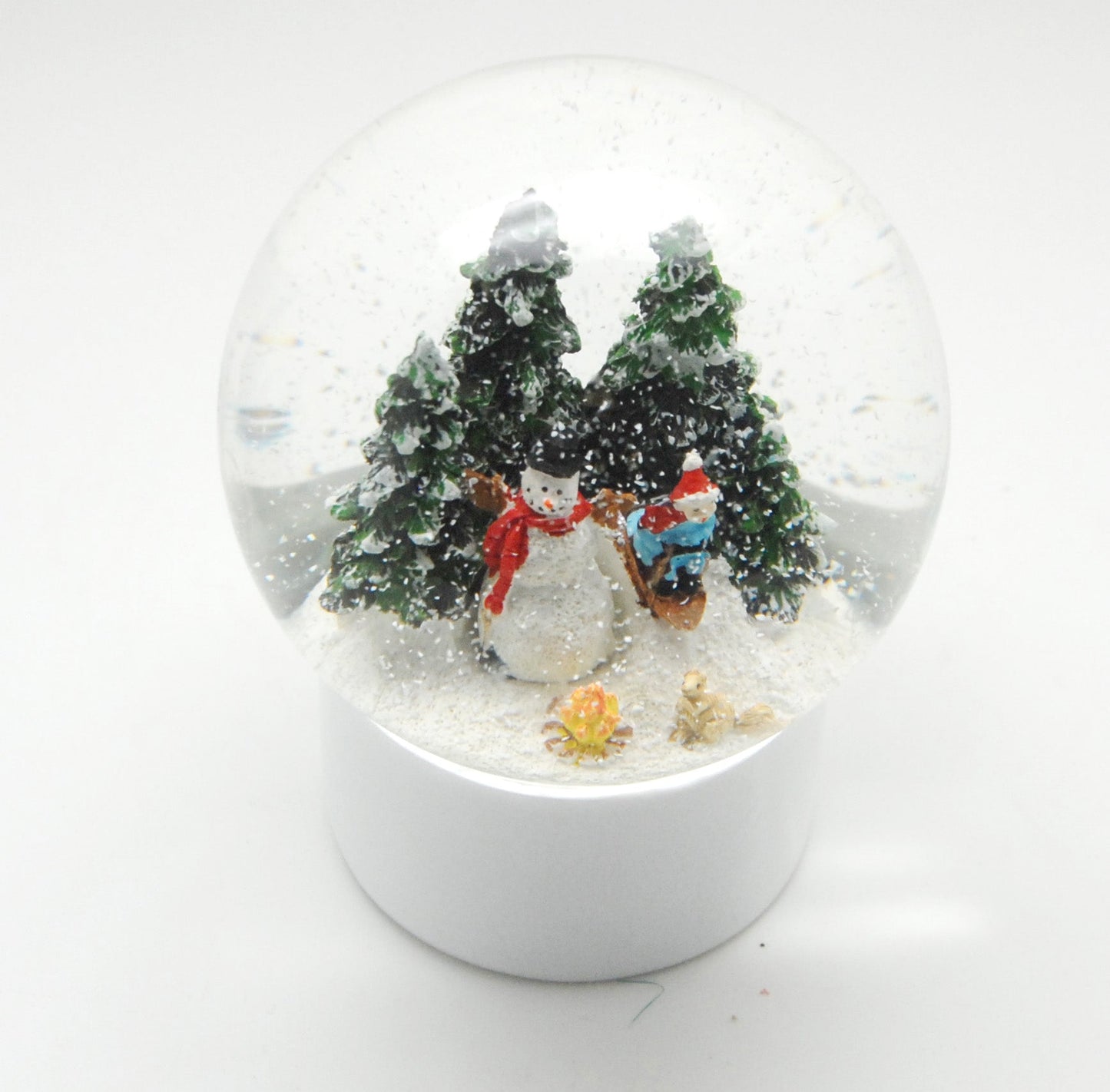 Schneekugel Schneemann auf Sockel weiß rund "PURE-Line" 10 cm Durchmesser - Schneekugelhaus