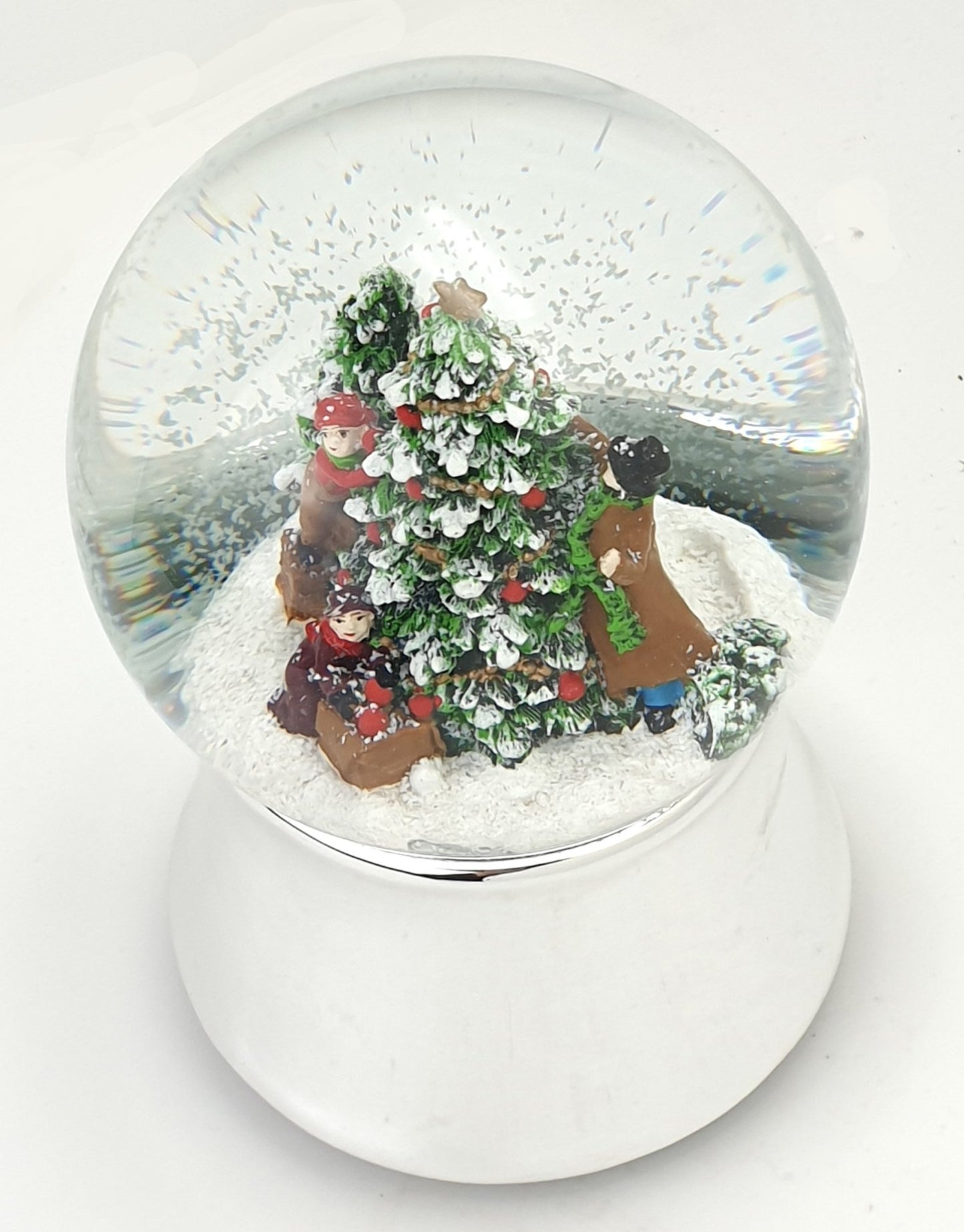Schneekugel Tannenbaum schmücken auf silber Sockel mit Spieluhr 10 cm Durchmesser - Schneekugelhaus