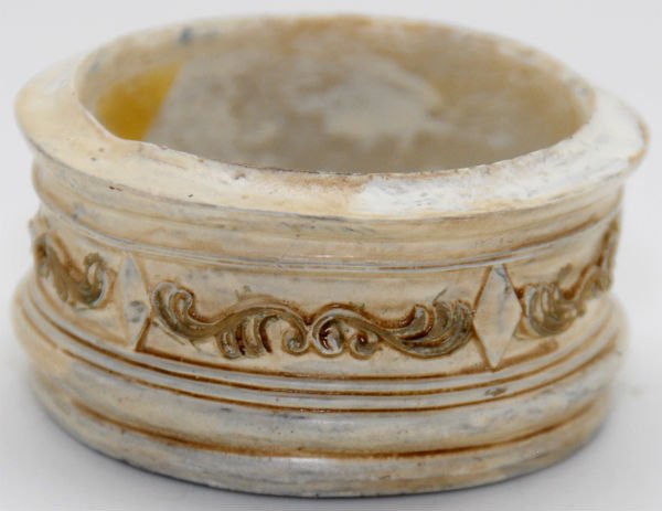 Sockel mit Relief und Aufschrift ROMA für DIY-Schneekugel - Schneekugelhaus