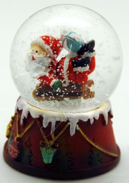 Süße Schneekugel Weihnachtsmann auf Schlitten mit Ball - Sockel 45mm - Luftblase - Schneekugelhaus