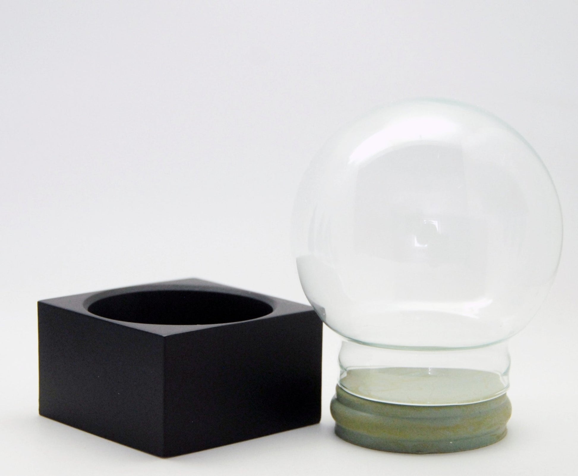 100mm Bastelset Polyresin Sockel schwarz eckig mit DIY - Schneekugel - Schneekugelhaus