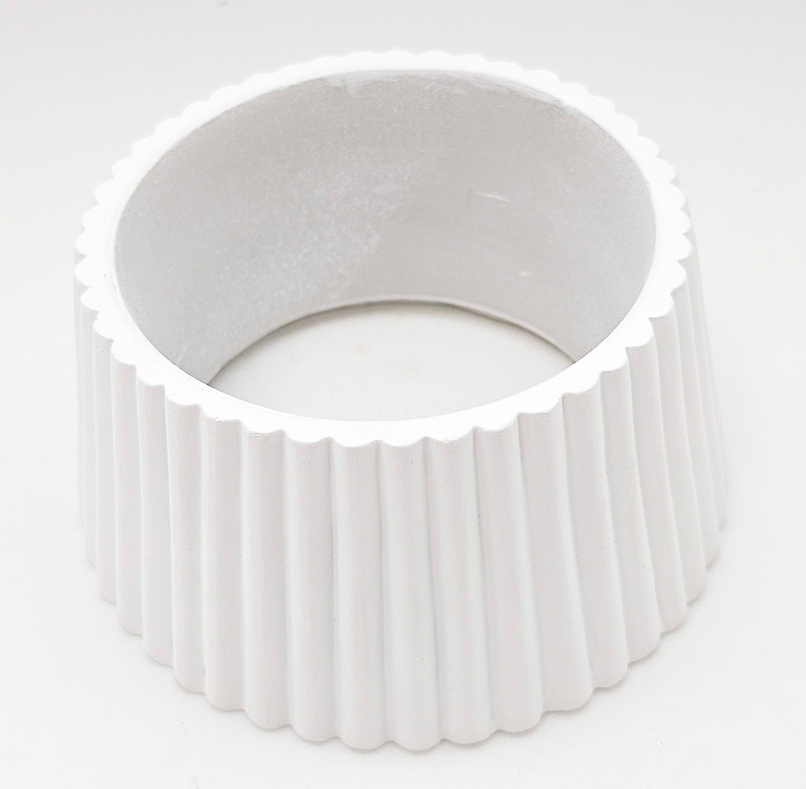 120mm Polyresin Sockel weiß geriffelt für DIY - Schneekugel - Schneekugelhaus
