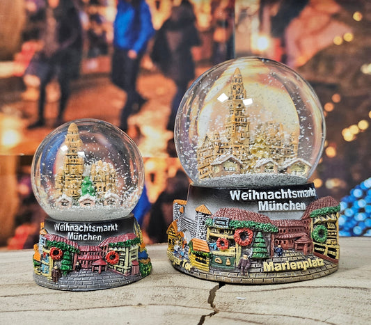 2er Set Souvenir - Schneekugeln Christkindlmarkt München in 2 Größen - Schneekugelhaus