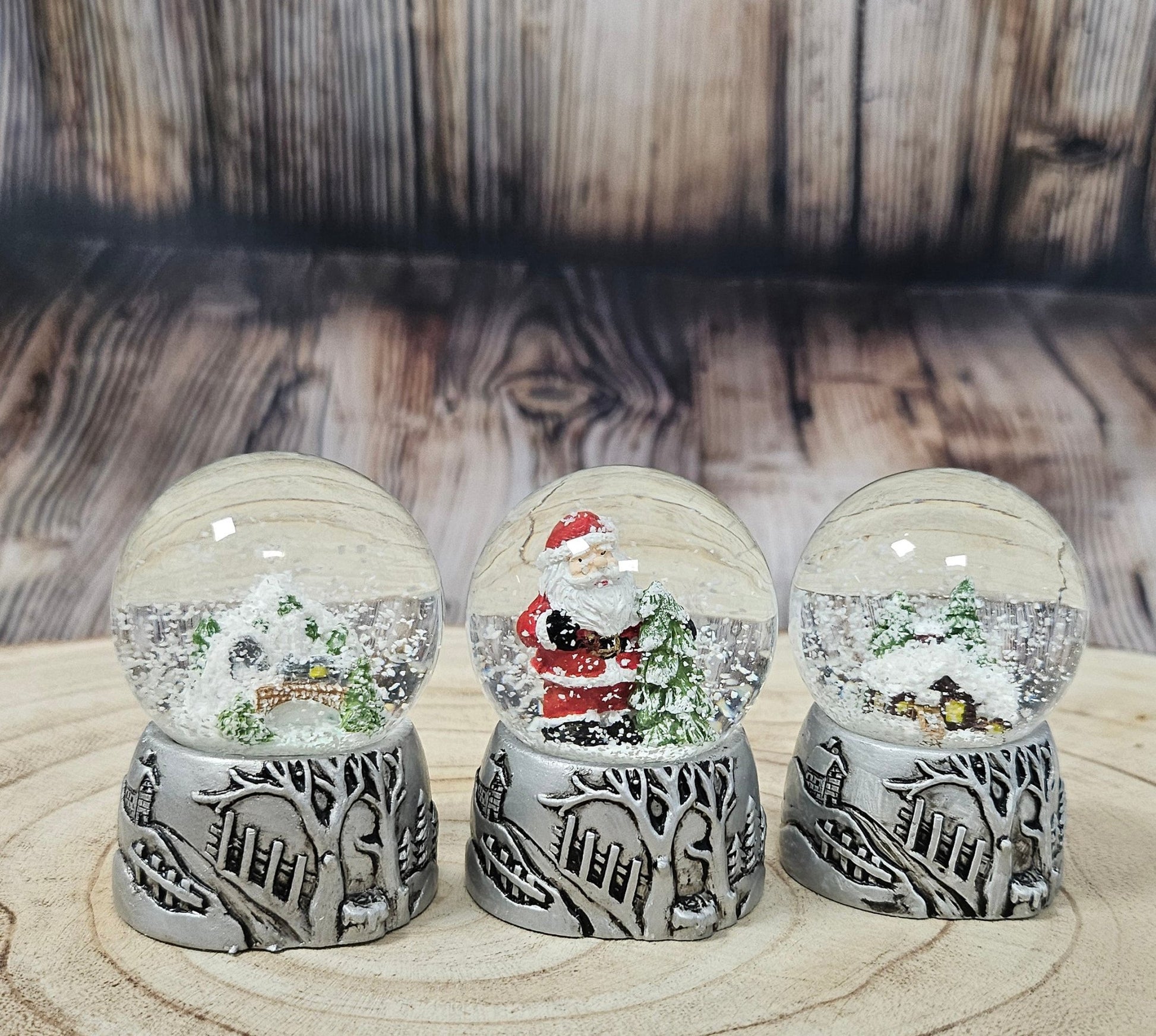 3 süße Mini - Schneekugeln Winter & Weihnacht mit Sockel antik silber B: 45mm - Schneekugelhaus