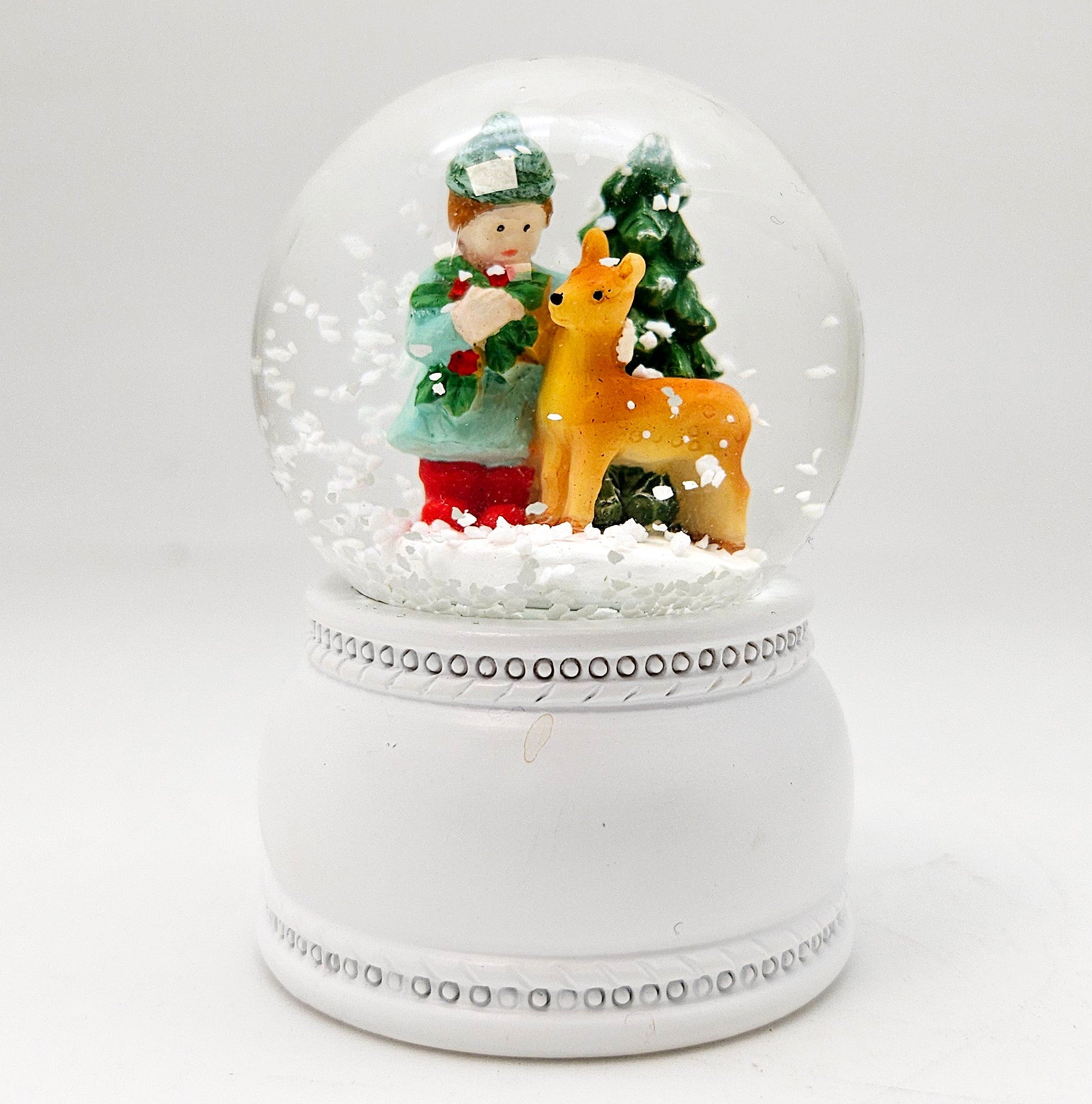 4 süße Mini - Schneekugeln Winter & Weihnacht, Rehkitz mit Sockel weiß Nostalgie B: 45mm - Schneekugelhaus