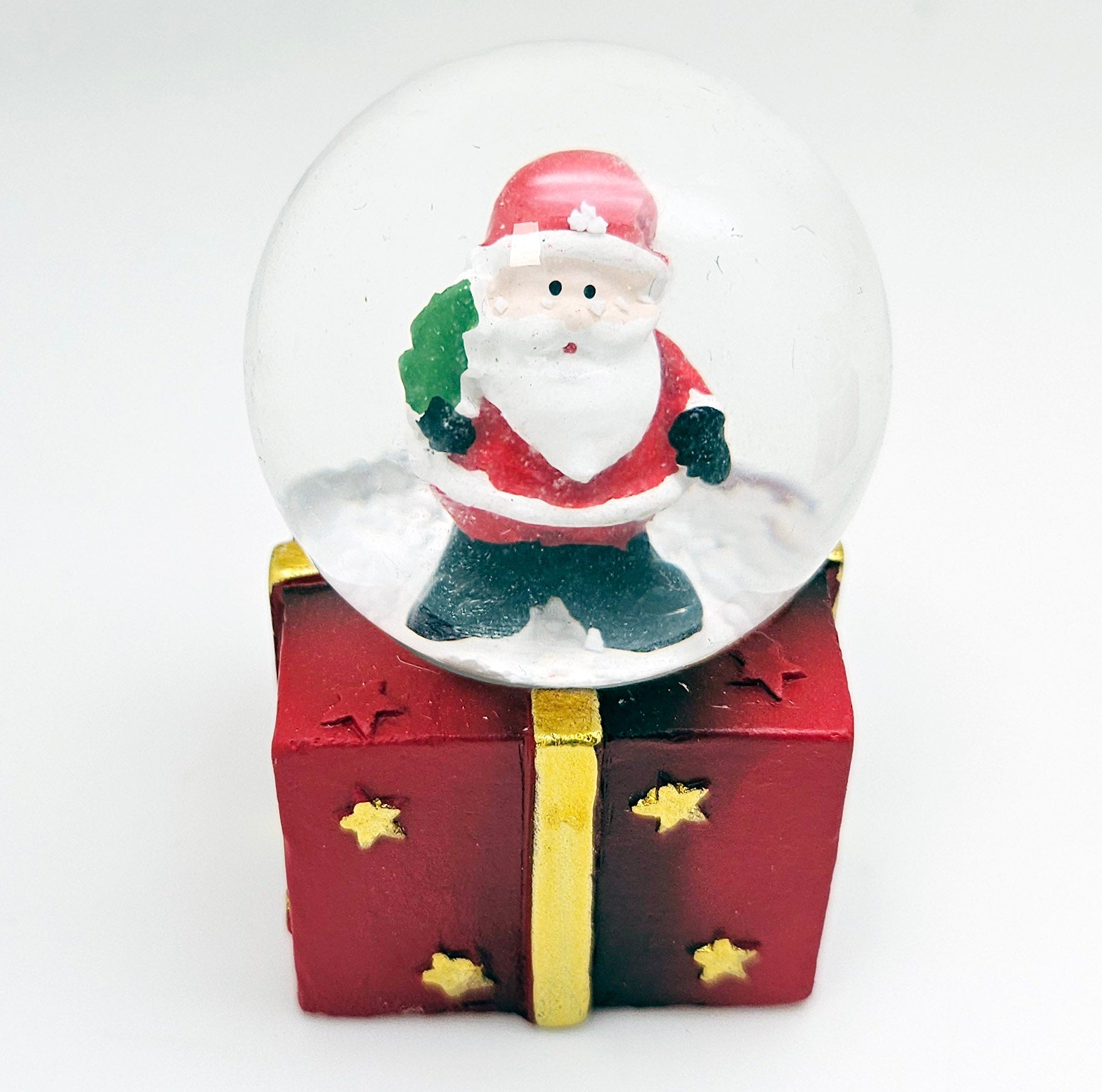 Mini - Schneekugeln Weihnachtsmann Baum auf Geschenke - Sockel 45mm Durchmesser - Schneekugelhaus