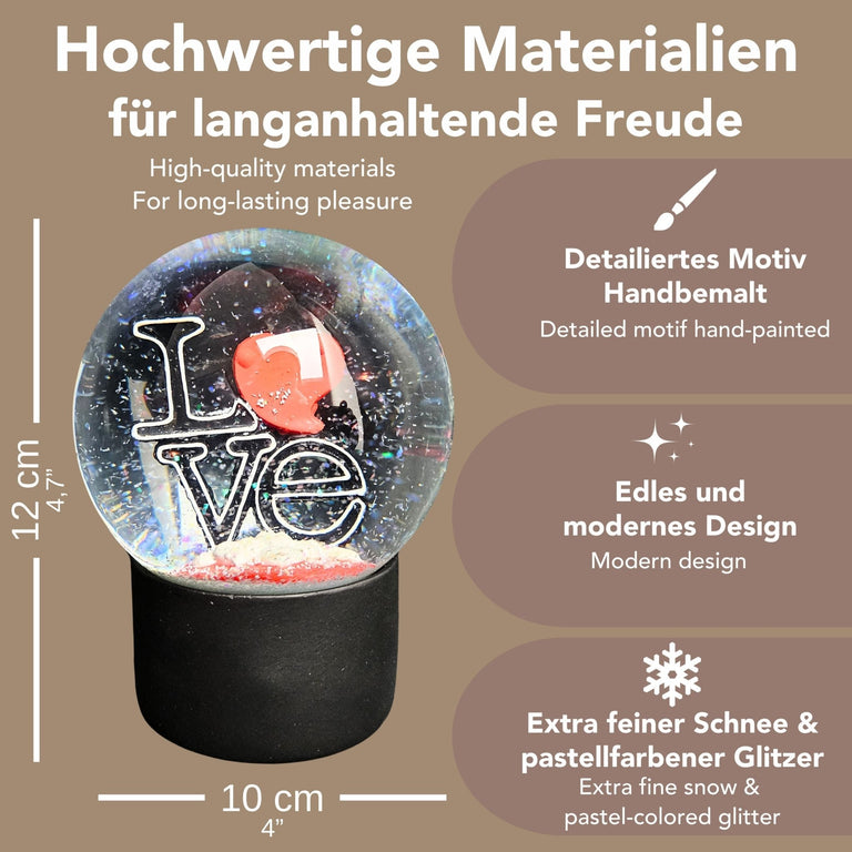 Moderne Designer Schneekugel LOVE auf Sockel schwarz rund 100 mm Durchmesser - Schneekugelhaus