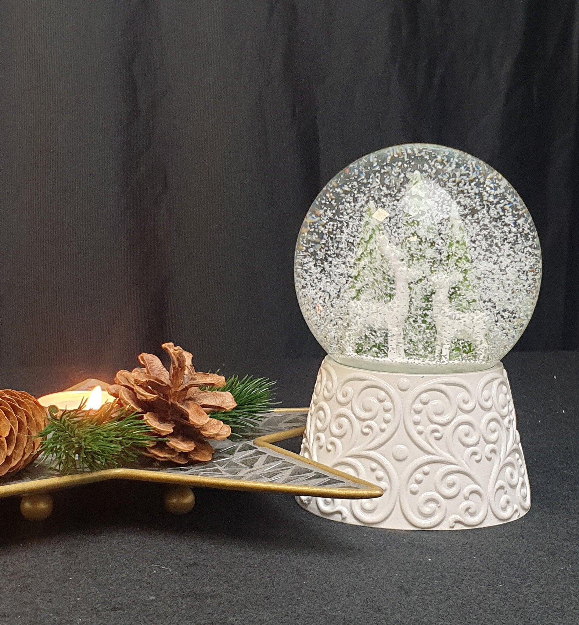 Nostalgische Schneekugel 2 Rehe auf Sockel weiß Ornamente 100 mm Durchmesser mit Spieluhr - Schneekugelhaus
