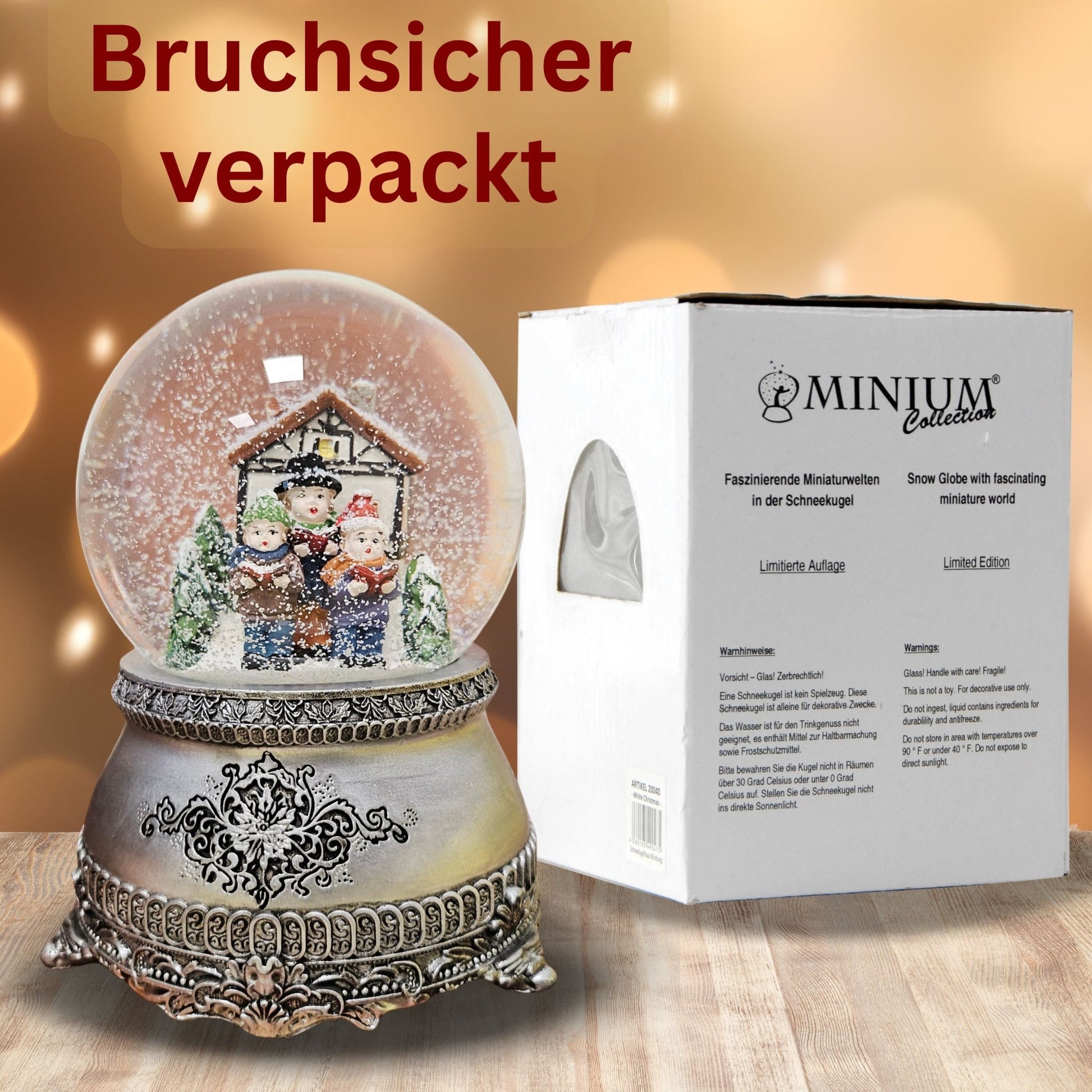 Nostalgische Schneekugel Weihnachtssinger Fachwerkhaus auf Zinnsockel 100 mm Durchmesser mit Spieluhr - Schneekugelhaus
