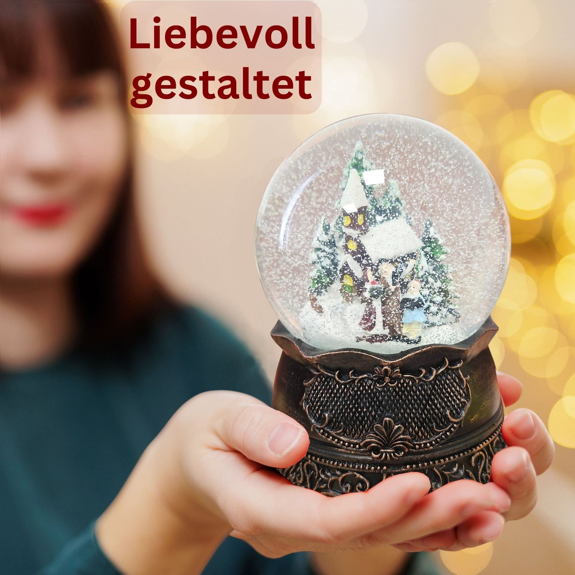 Nostalgische Schneekugel Weihnachtsspaziergang auf Ornamentsockel kupfer antik 100 mm Durchmesser mit Spieluhr - Schneekugelhaus