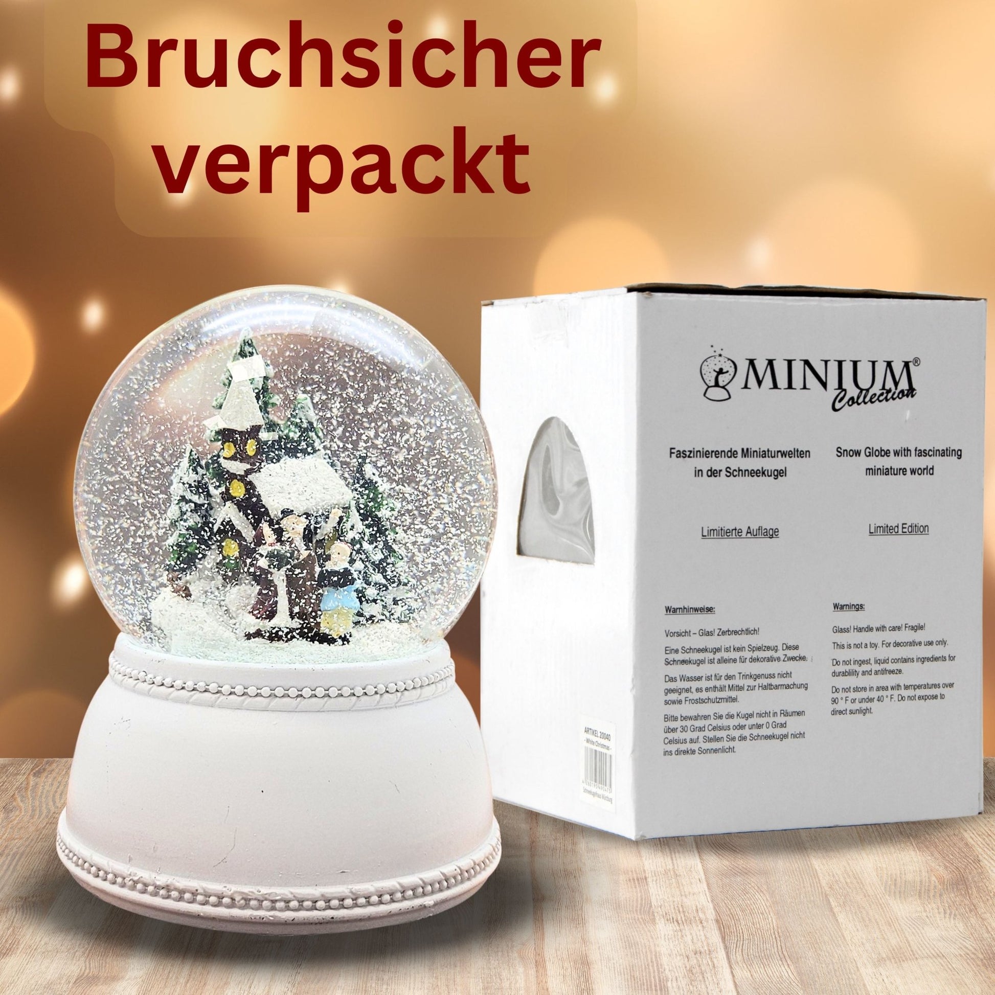 Nostalgische Schneekugel Weihnachtsspaziergang auf Sockel weiß Nostalgie 100 mm Durchmesser mit Spieluhr - Schneekugelhaus