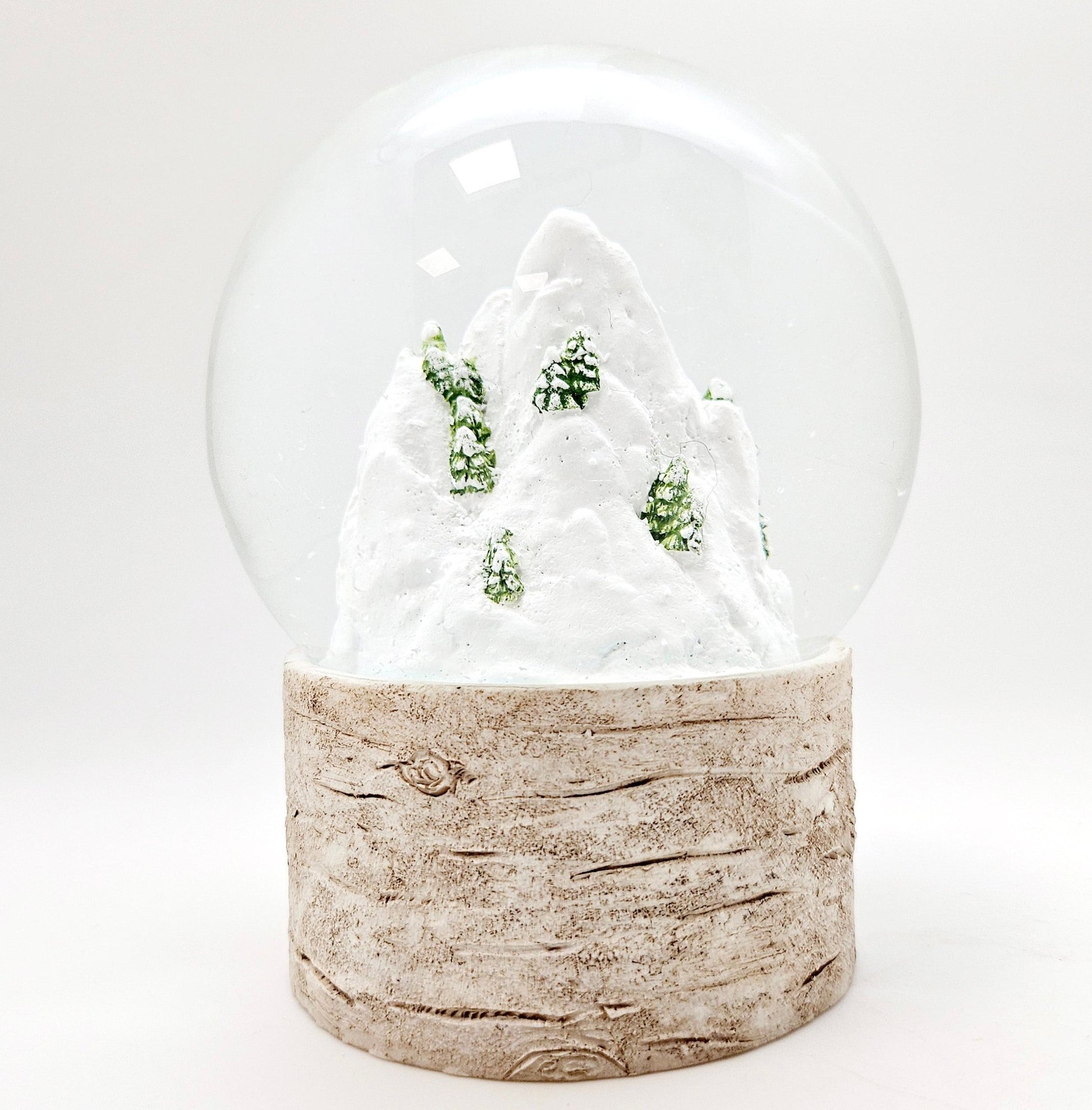 Schneekugel Bergdorf auf Holzsockel "Country - Line" 10 cm Durchmesser - Schneekugelhaus