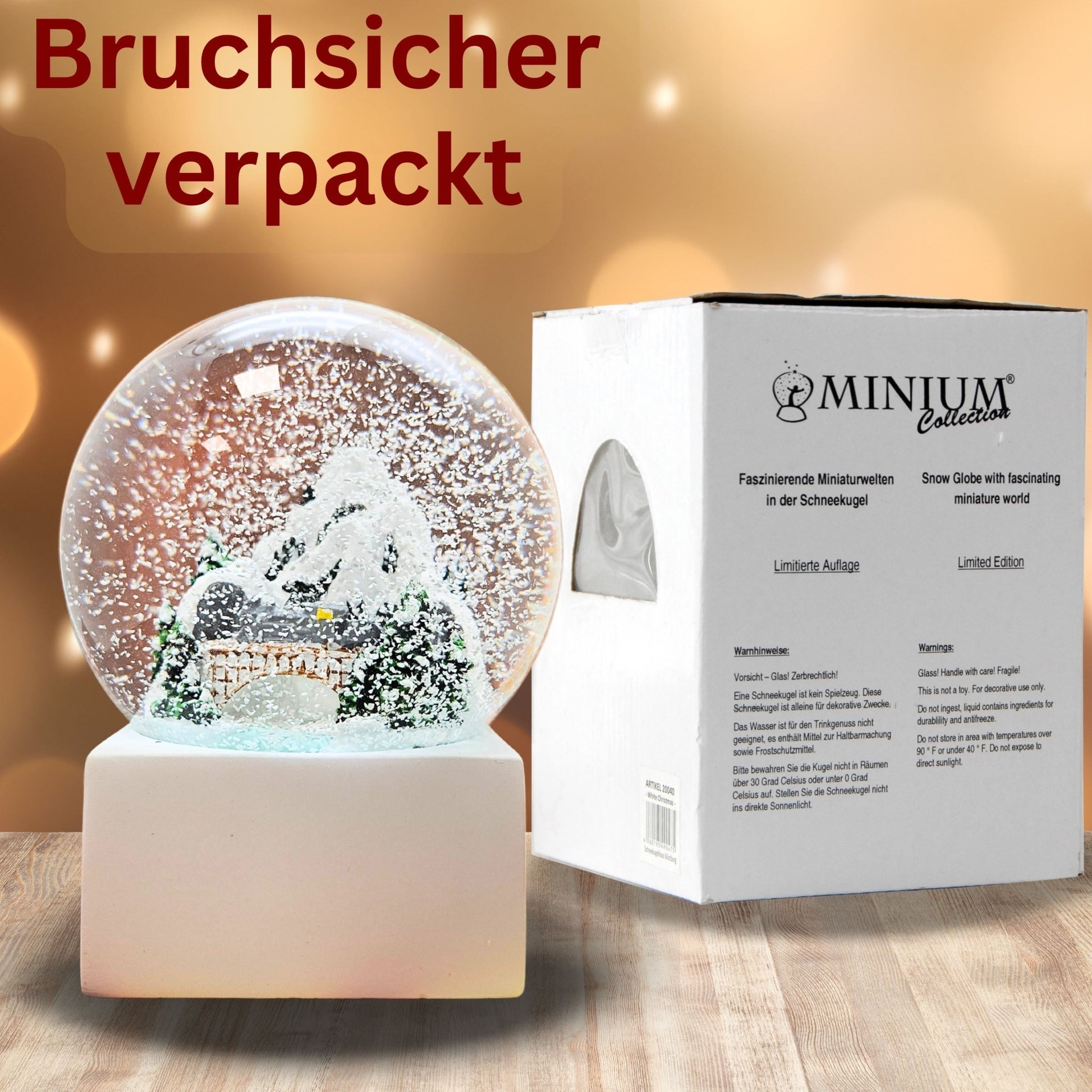 Schneekugel Berge mit Brücke auf Sockel weiß eck "PURE - Line" 10 cm Durchmesser - Schneekugelhaus
