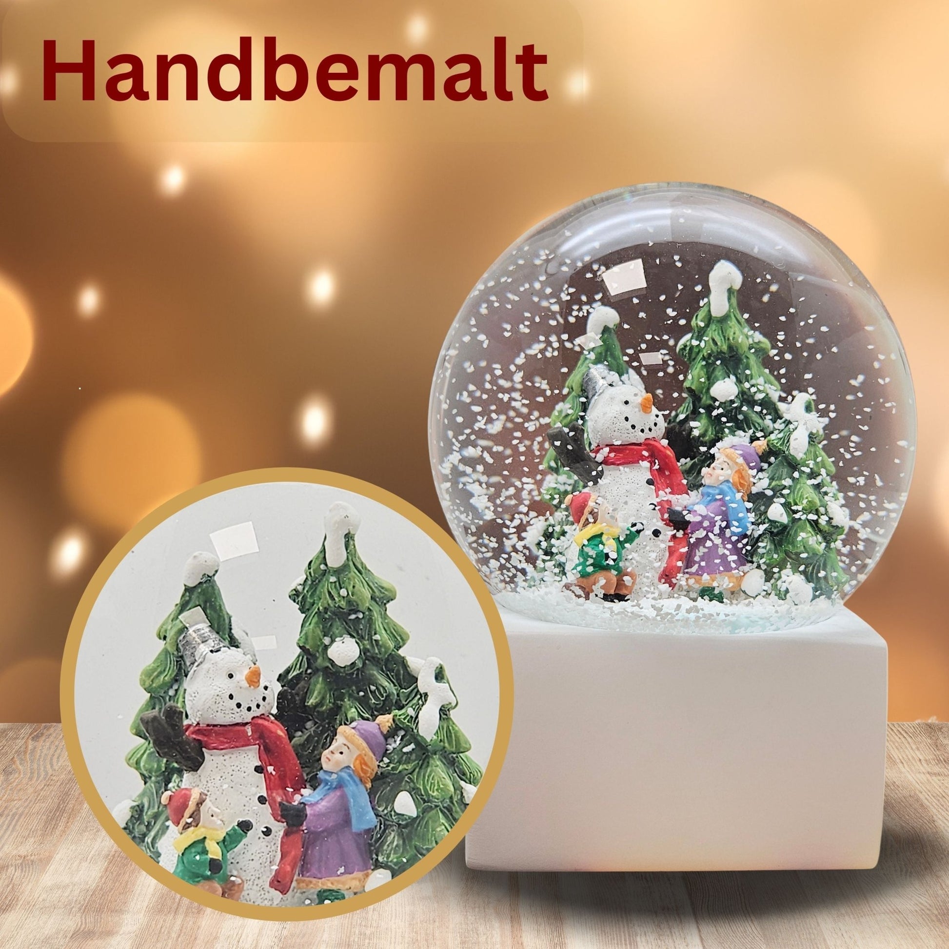 Schneekugel Kinder bauen Schneemann auf Sockel weiß eck "PURE - Line" 10 cm Durchmesser - Schneekugelhaus