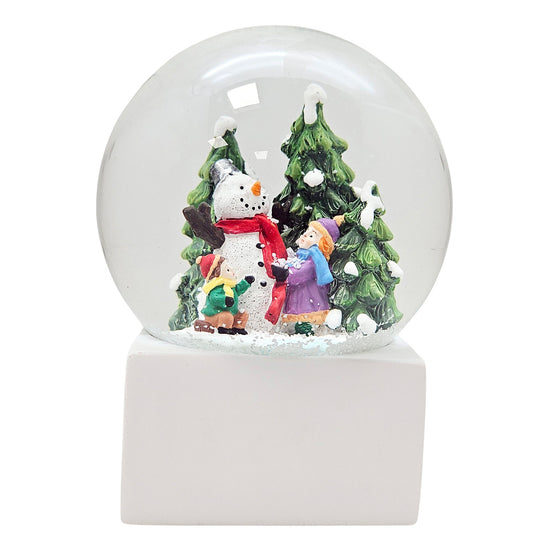 Schneekugel Kinder bauen Schneemann auf Sockel weiß eck "PURE - Line" 10 cm Durchmesser - Schneekugelhaus
