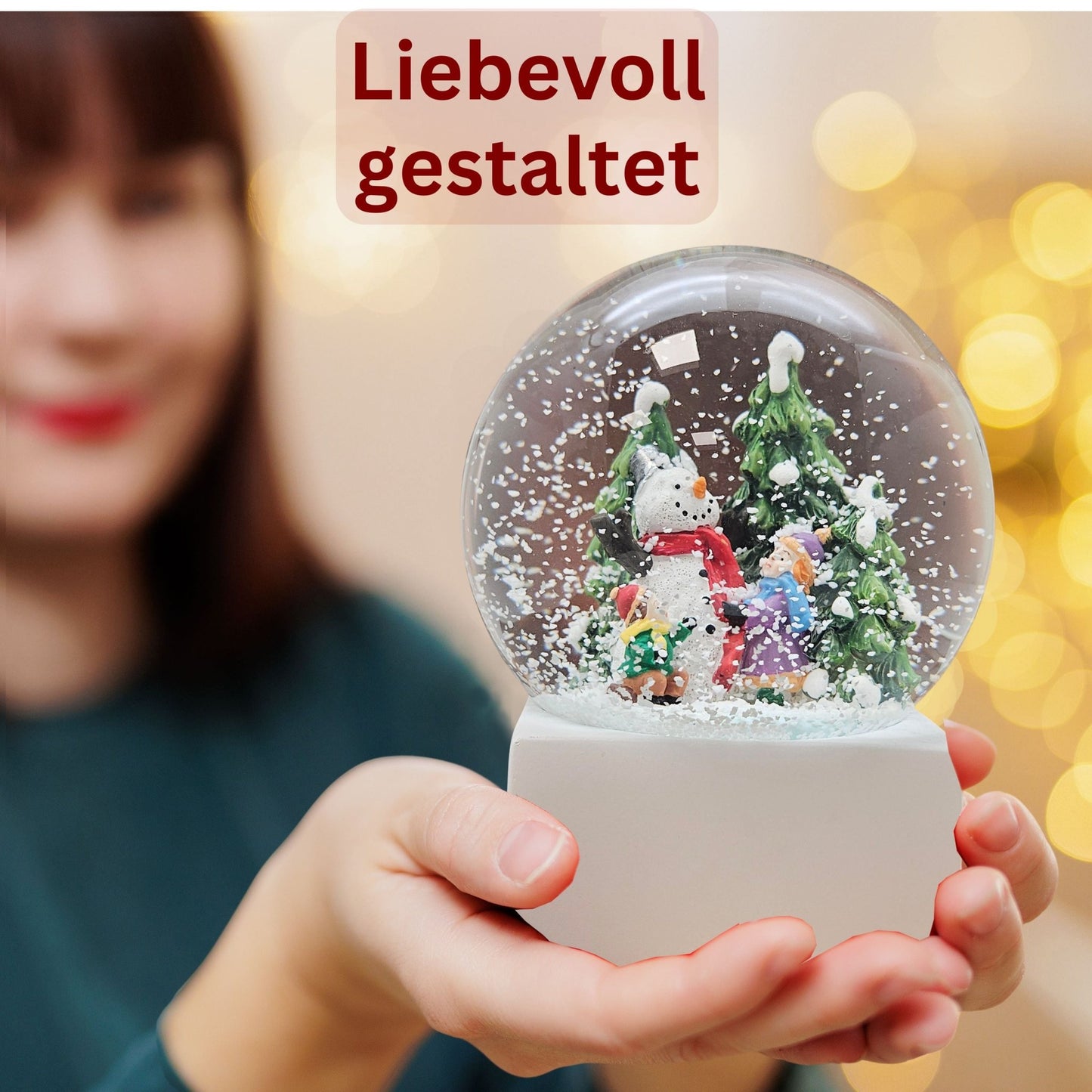 Schneekugel Kinder bauen Schneemann auf Sockel weiß eck "PURE - Line" 10 cm Durchmesser - Schneekugelhaus