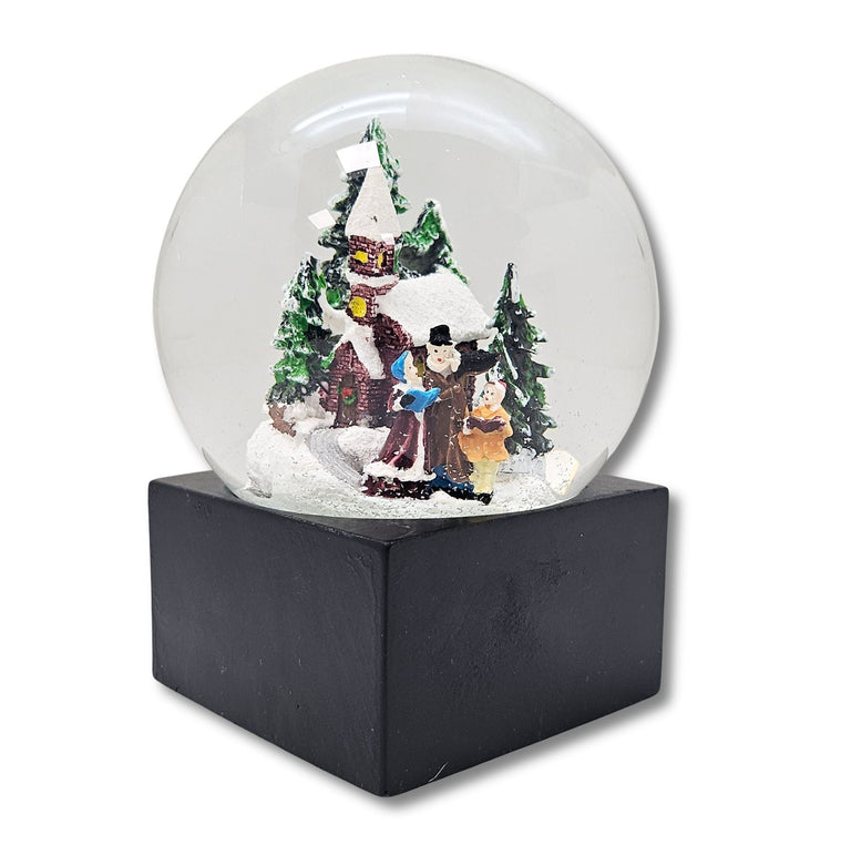 Schneekugel Weihnachtsspaziergang auf Sockel schwarz eckig "PURE - Line" 10 cm Durchmesser - Schneekugelhaus