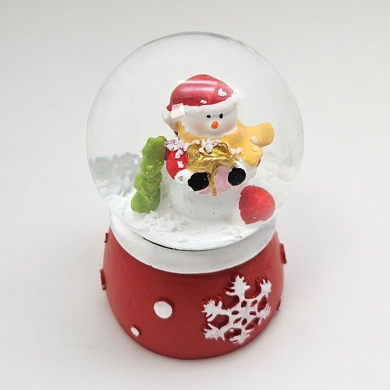 Süße Mini - Schneekugel Schneemann auf Sockel rot weiße Schneeeflocke B: 45mm - Schneekugelhaus