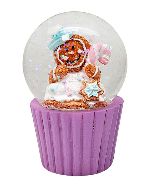 Süße Mini - Schneekugeln Weihnachtsmuffin mit Lebkuchen auf Sockel lila B: 45mm - Schneekugelhaus