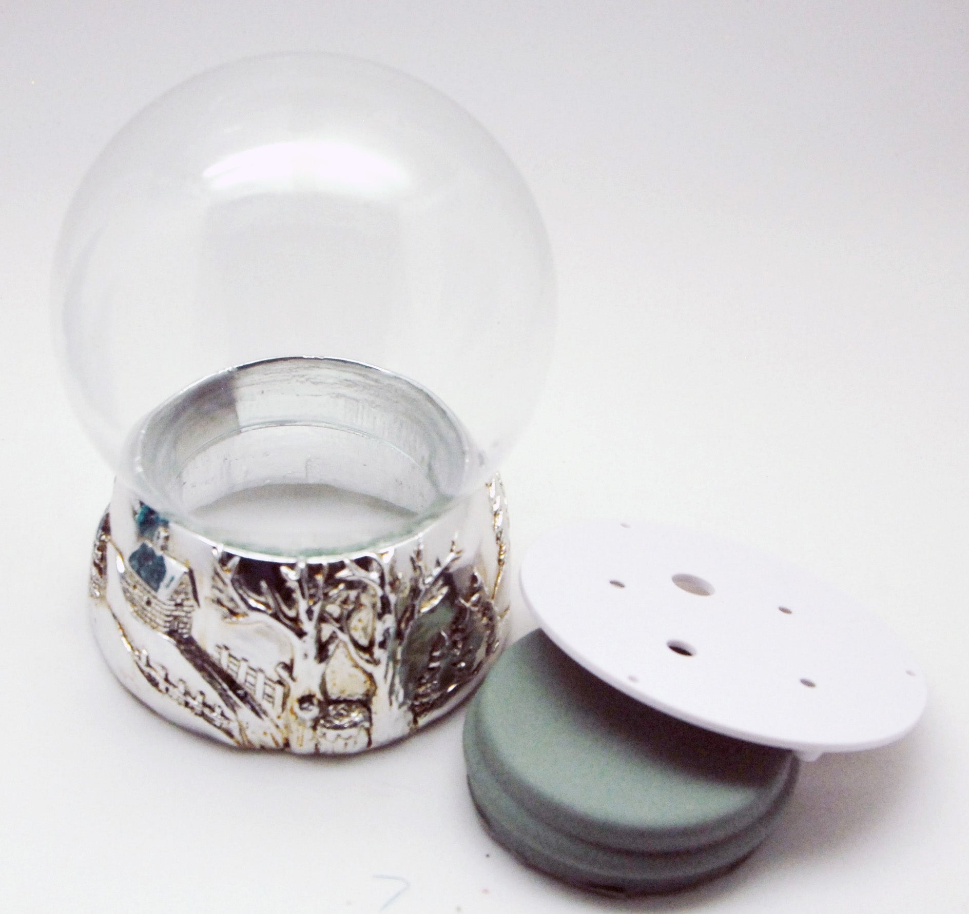 100mm-Do-it-Yourself Schneekugel mit Sockel Porzellan silber Landschaft für Spieluhr - Schneekugelhaus