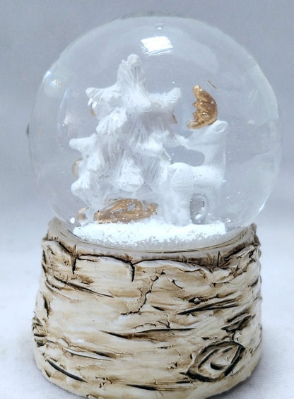 2 süße Mini-Schneekugeln Engel und Weihnachtsreh - mit Gold- und Holzoptiksockel - Schneekugelhaus
