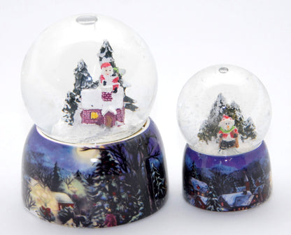 2 süße Weihnachts Schneekugeln mit Schneemann und verschneiter Winterlandschaft - Luftblase - Schneekugelhaus