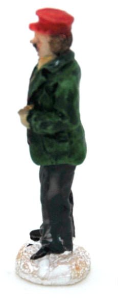 Bastel-Figur Dienstbote mit grüner Jacke für DIY Schneekugel - Schneekugelhaus
