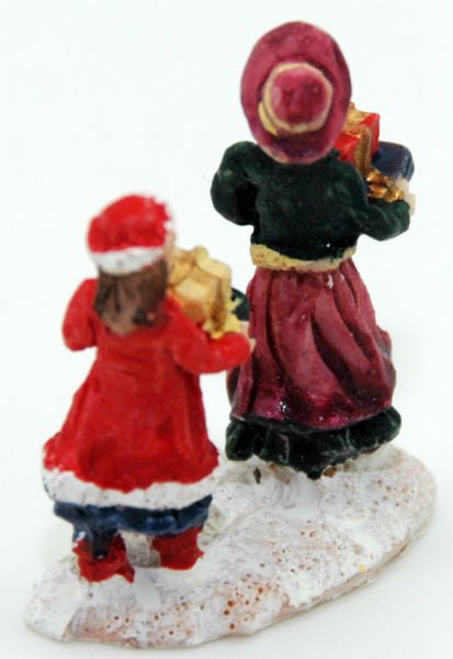 Bastel-Figur Frau mit Kind und Geschenken - Schneekugelhaus