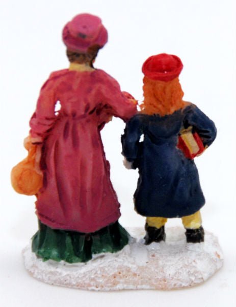 Bastel-Figur Frau mit Kind unterwegs für DIY Schneekugel - Schneekugelhaus