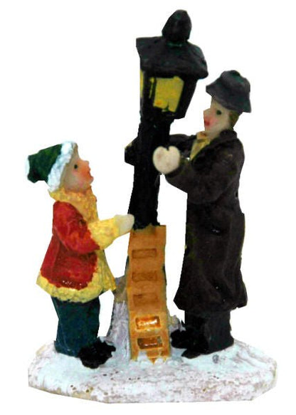 Bastel-Figur Mann und Junge an einer Laterne für DIY Schneekugel - Schneekugelhaus