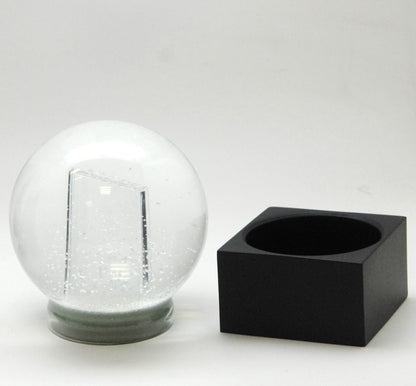 Bastelset mit 100mm Glas für DIY-Schneekugel mit Fotoeinsatz mit Polyresin-Sockel schwarz eckig - Schneekugelhaus