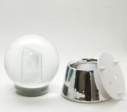 Bastelset mit 100mm Glas für DIY-Schneekugel mit Fotoeinsatz mit Porzellan-Sockel silber glänzend - Schneekugelhaus